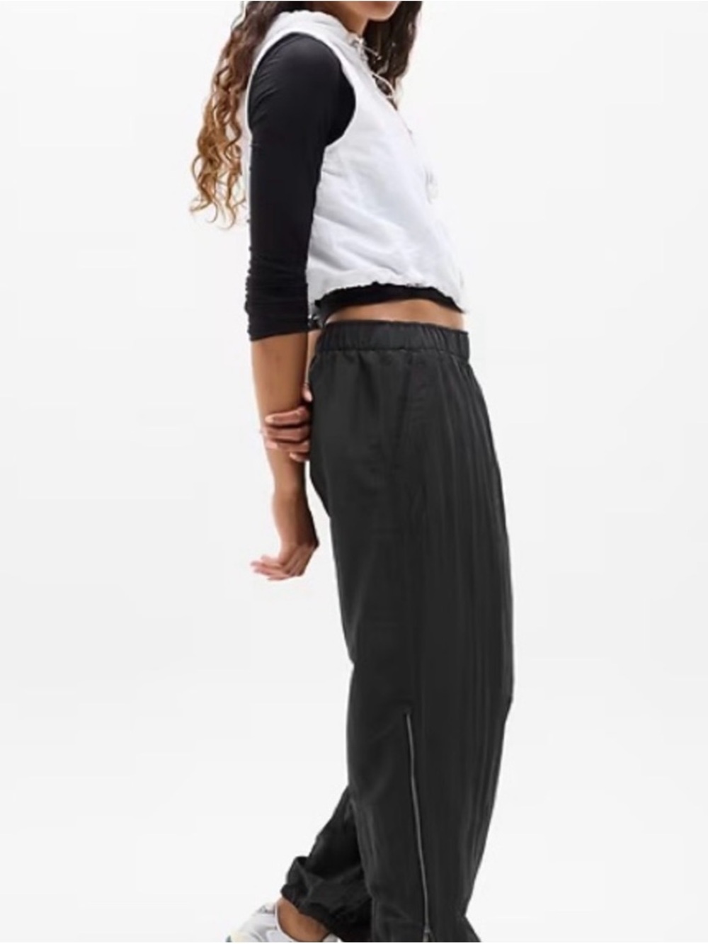 Athleta NWOT Black Mid-rise Jogger Pants with zip accent